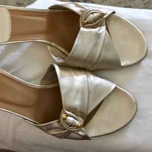 Stuart Weitzman medium heel dress sandals GOLD size 9M